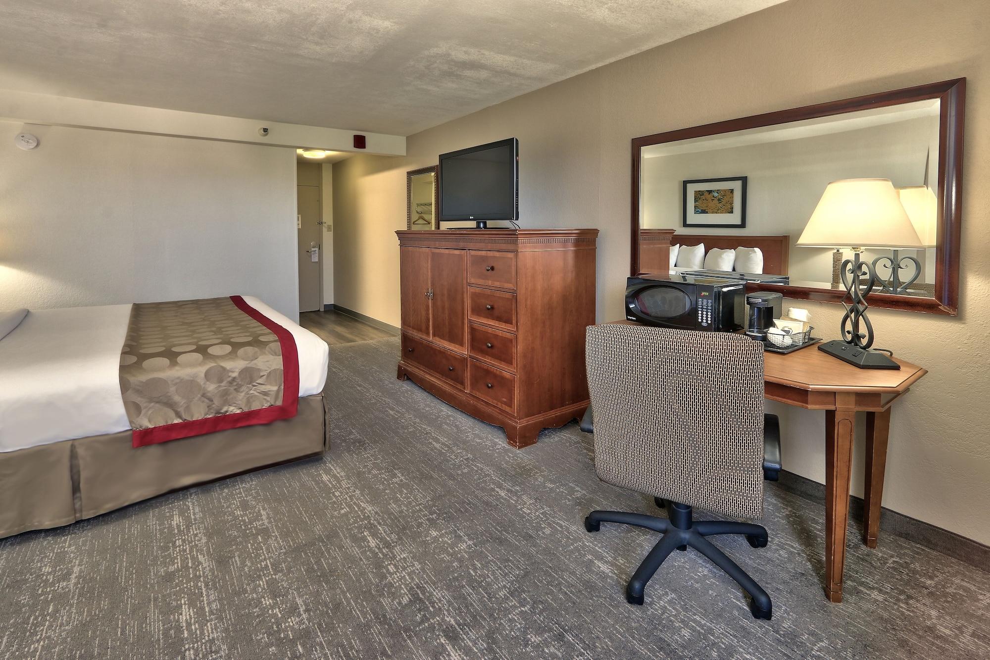 Ramada By Wyndham Albuquerque Midtown Hotel Exterior photo